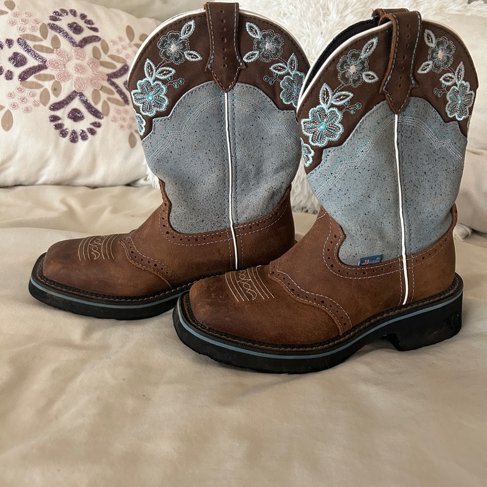 Justin Cowboy Boots